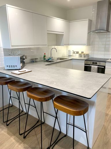 Large breakfast bar